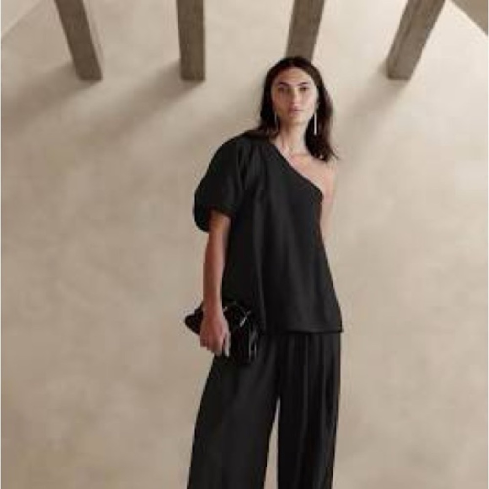 Banana Republic Black ODILE LINEN ONE-SHOULDER TOP